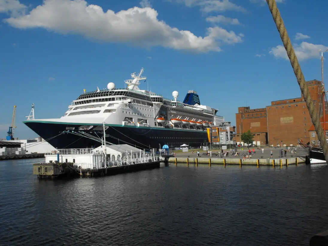 Blick auf die Altstadt und den Hafen von Wismar